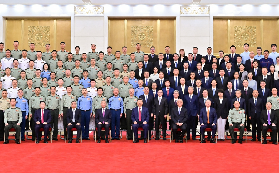 习近平亲切接见中国人民抗日战争暨世界反法西斯战争胜利80周年…